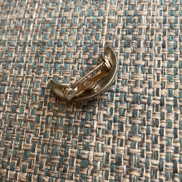 Vintage Crescent Moon Rhinestone Silver Tone Pin - Picture 6 of 6